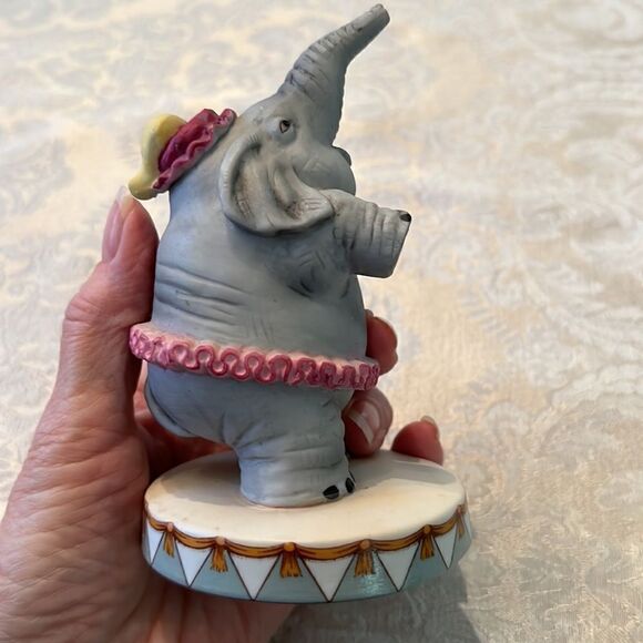 Wallace Berrie vintage 1983 Circus Royal #9612 porcelain Dancing Elephant EVC - Picture 9 of 11
